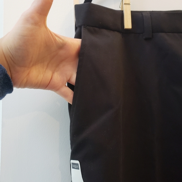 Brand new Haggar Men's No Iron Khaki Classic Fit, Expandable Waist - Picture 4 of 11